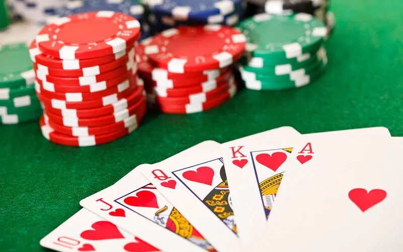 Cược Poker KWin có luật chơi gần gũi với phiên bản Xì Tố ngoài đời thực
